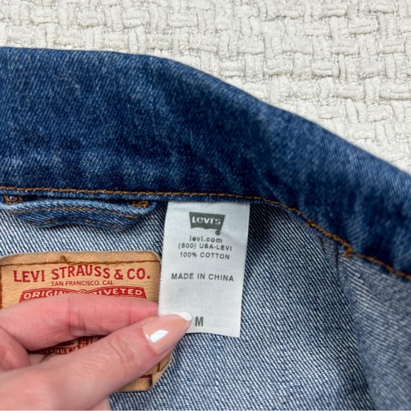Y2K Levi’s Denim Jacket - Picture 4 of 7